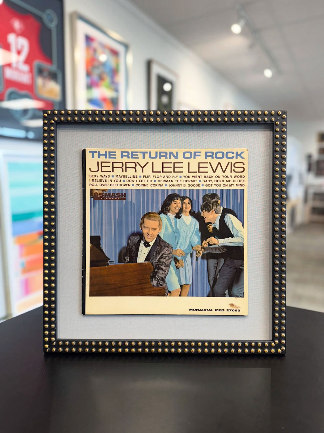 How to Choose the Perfect Frame for Posters, Prints, and Photos